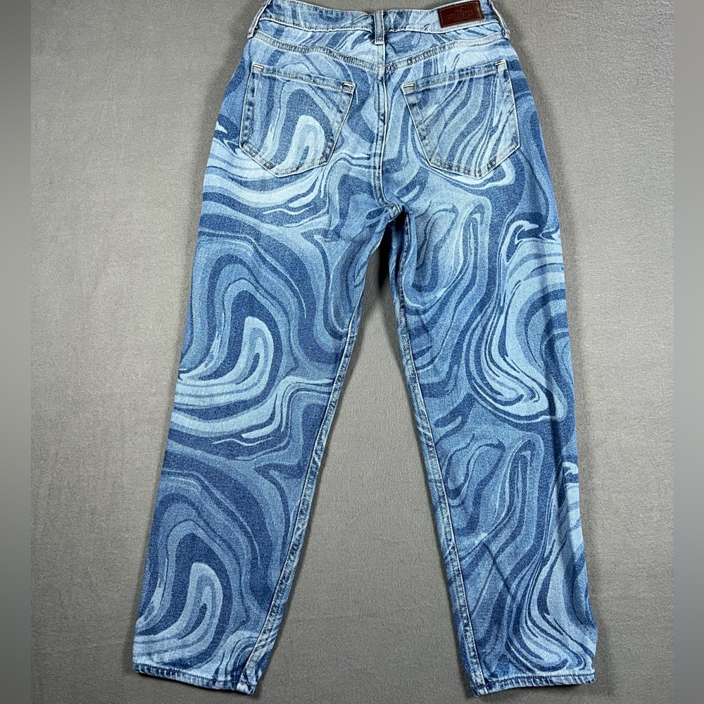 Hollister Curvy High Rise Mom Jeans Blue Marble Swirl Size 25x25 - Picture 3 of 8